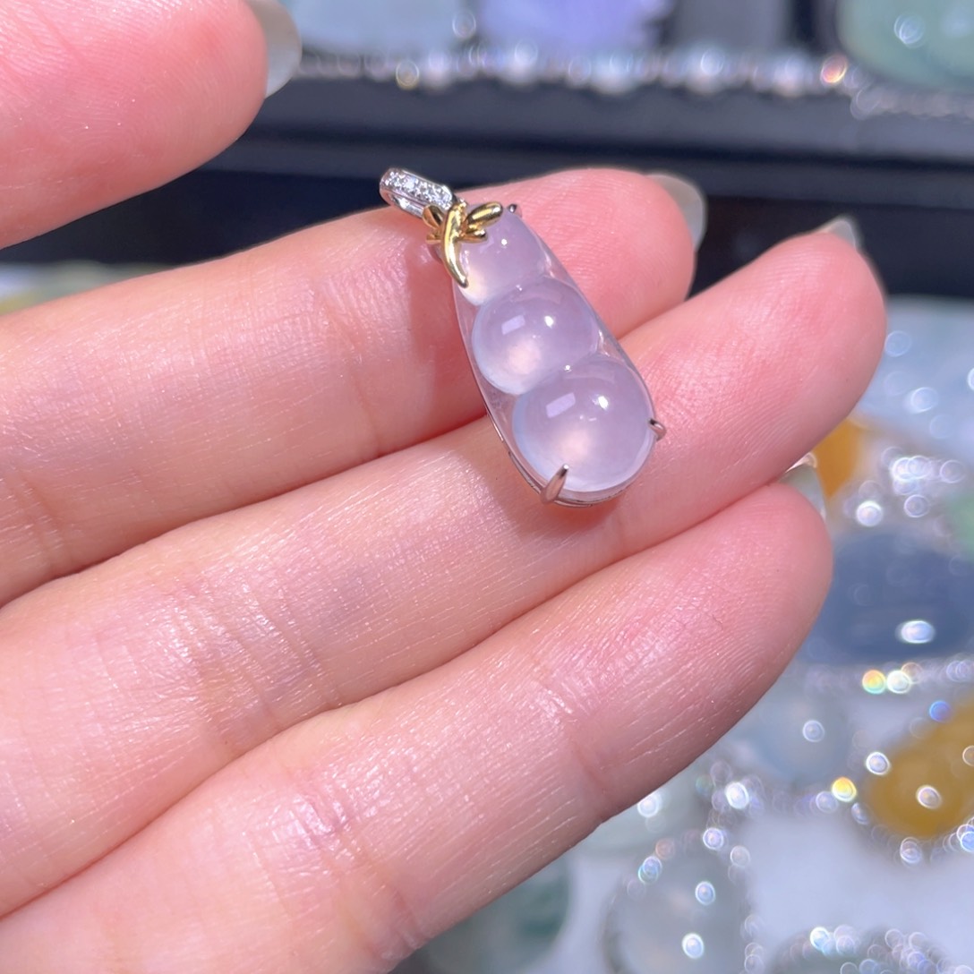 颈饰18K金镶嵌翡翠翡翠