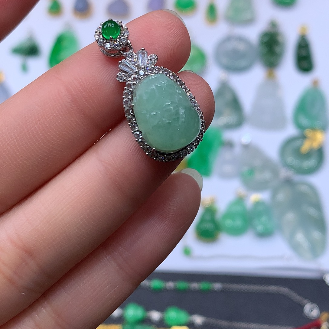 翡翠未镶嵌吊坠(不含链)