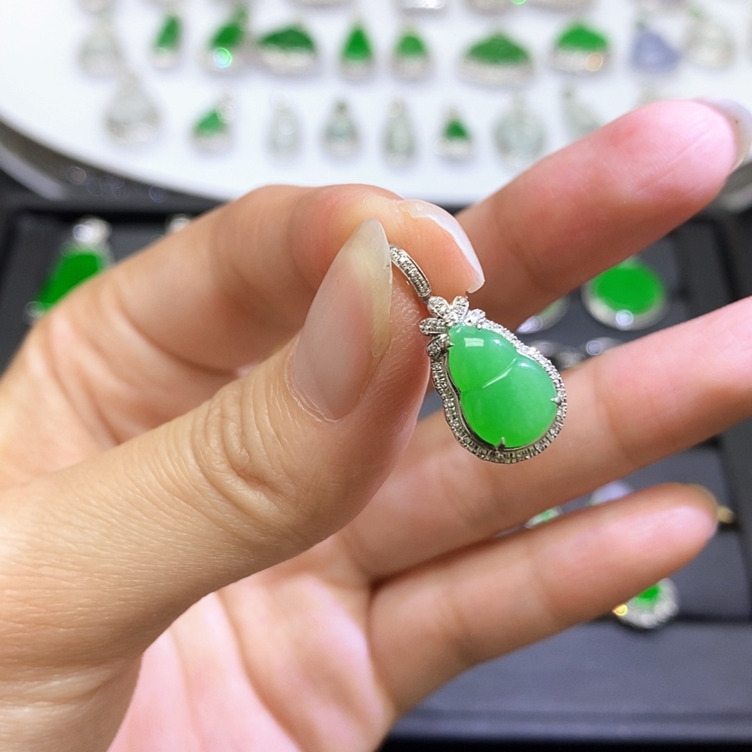 翡翠18K金镶嵌吊坠(不含链)