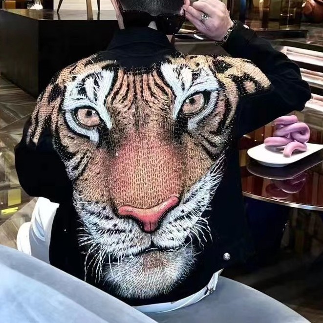 （玲姐男装推荐）串珠牛仔潮牌重工烫钻老虎外套时尚设计师款男装