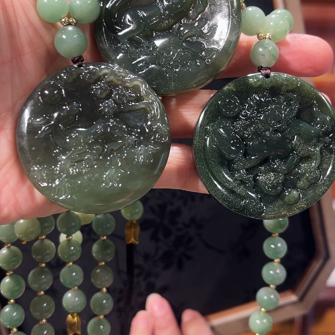 颈饰未镶嵌和田玉（糖玉）