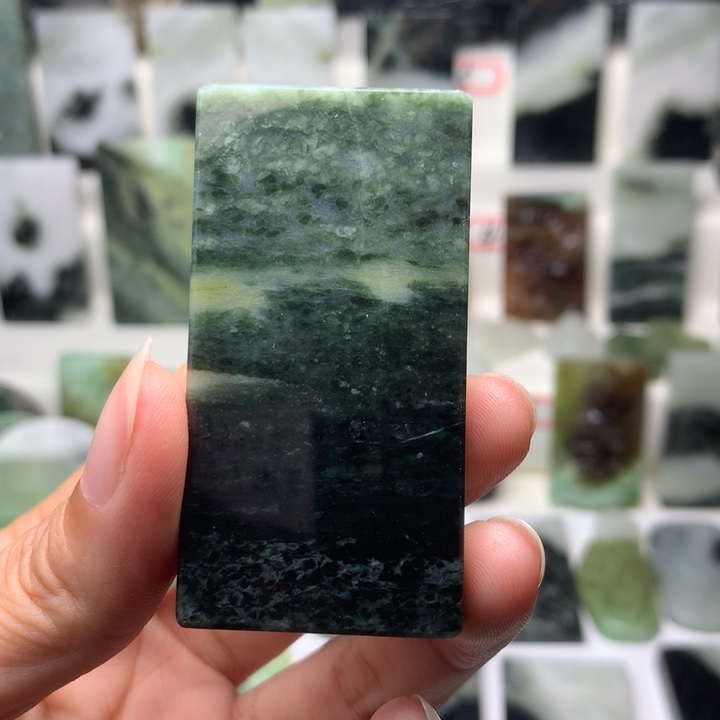 独山玉未镶嵌颈饰9