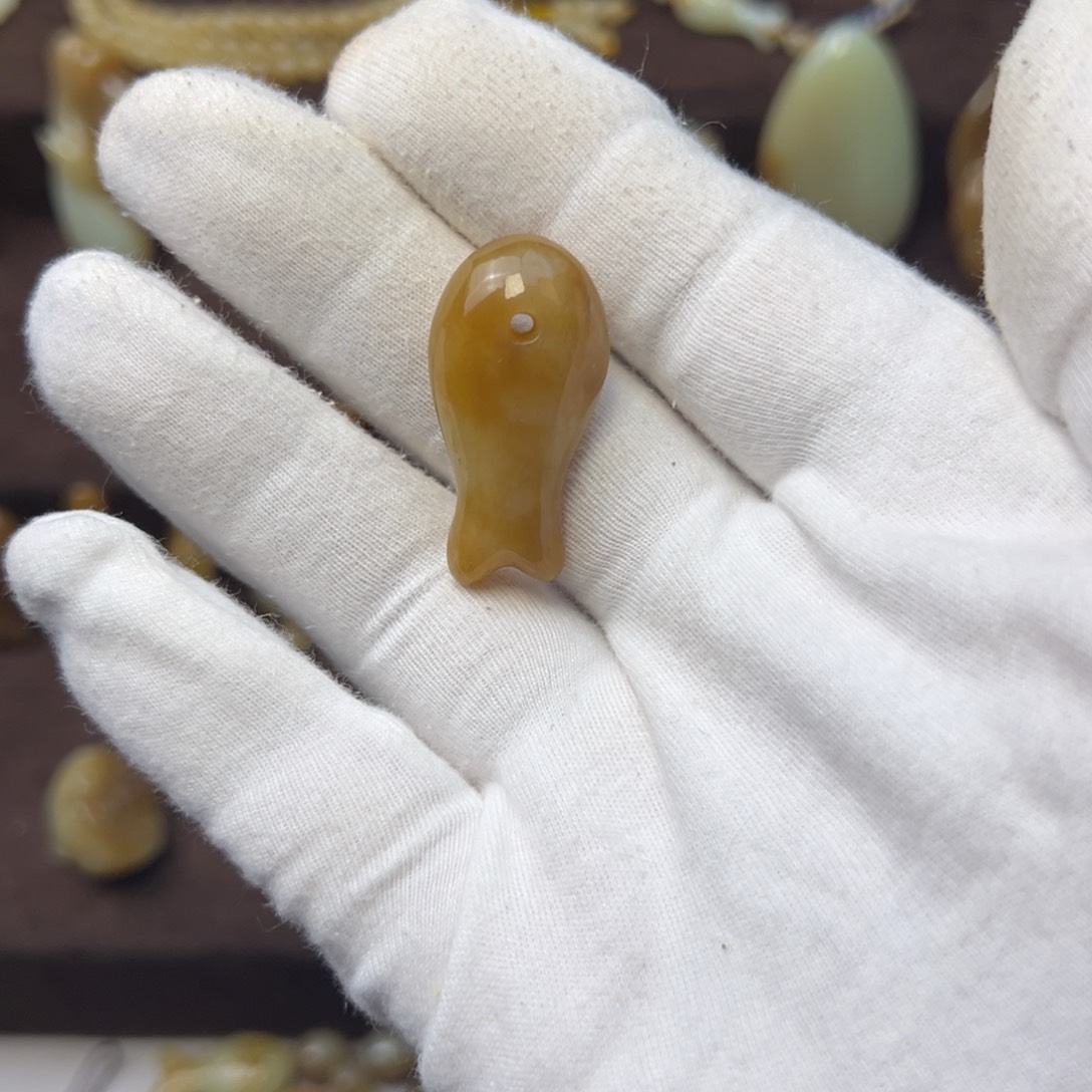 和田玉（糖玉）未镶嵌颈饰