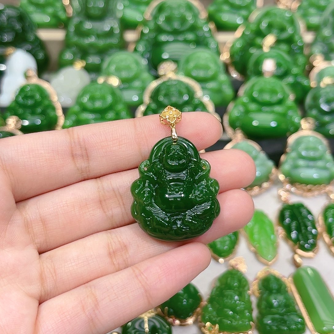 和田玉（碧玉）颈饰18K金镶嵌
