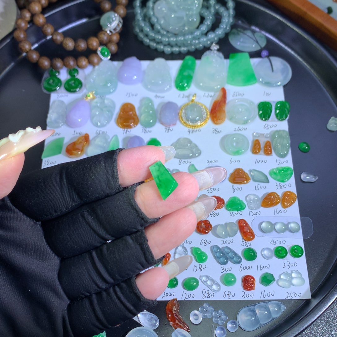翡翠未镶嵌吊坠(不含链)绿切割