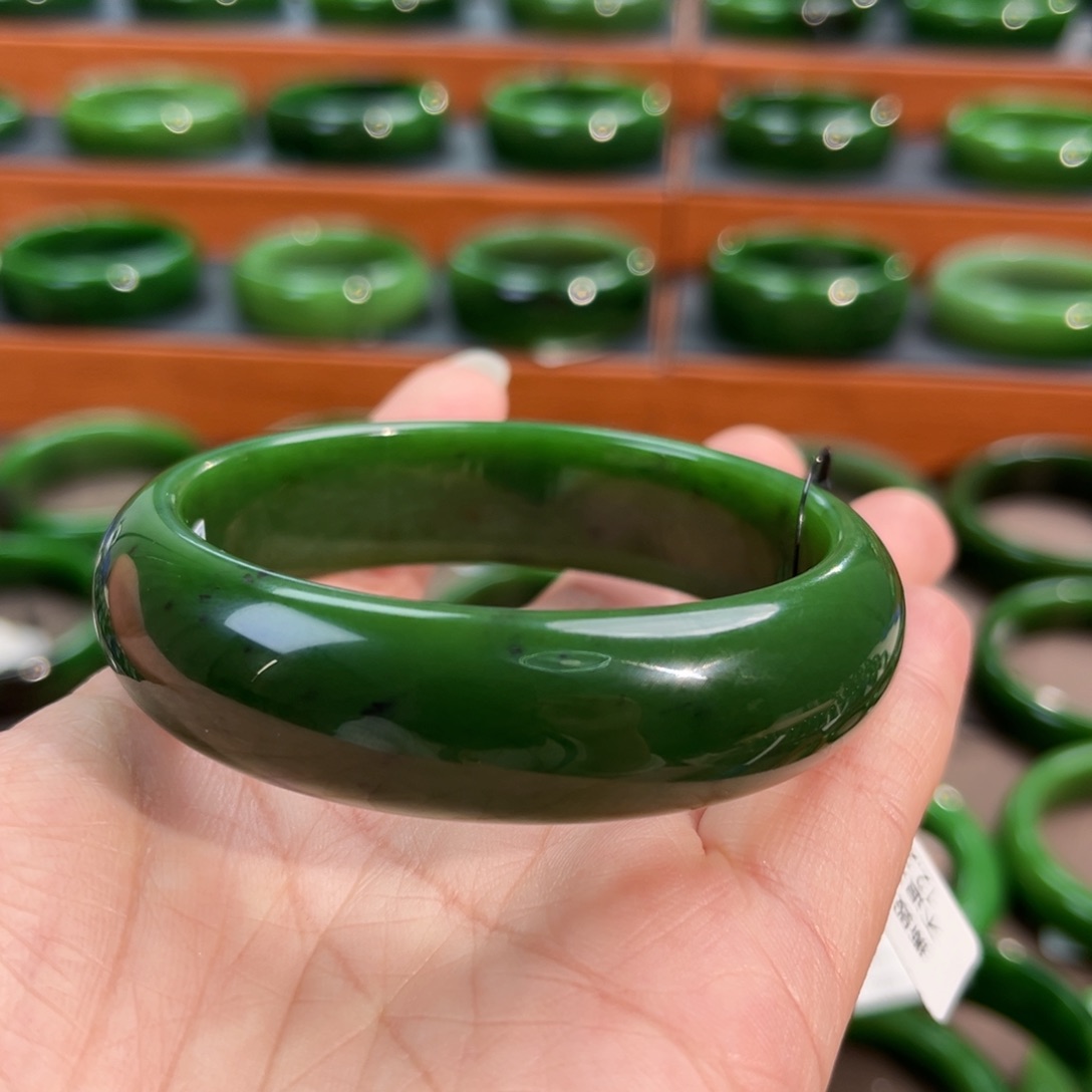 未镶嵌手镯和田玉（碧玉）