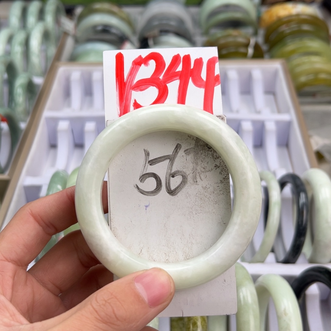 岫玉手镯未镶嵌天然岫玉