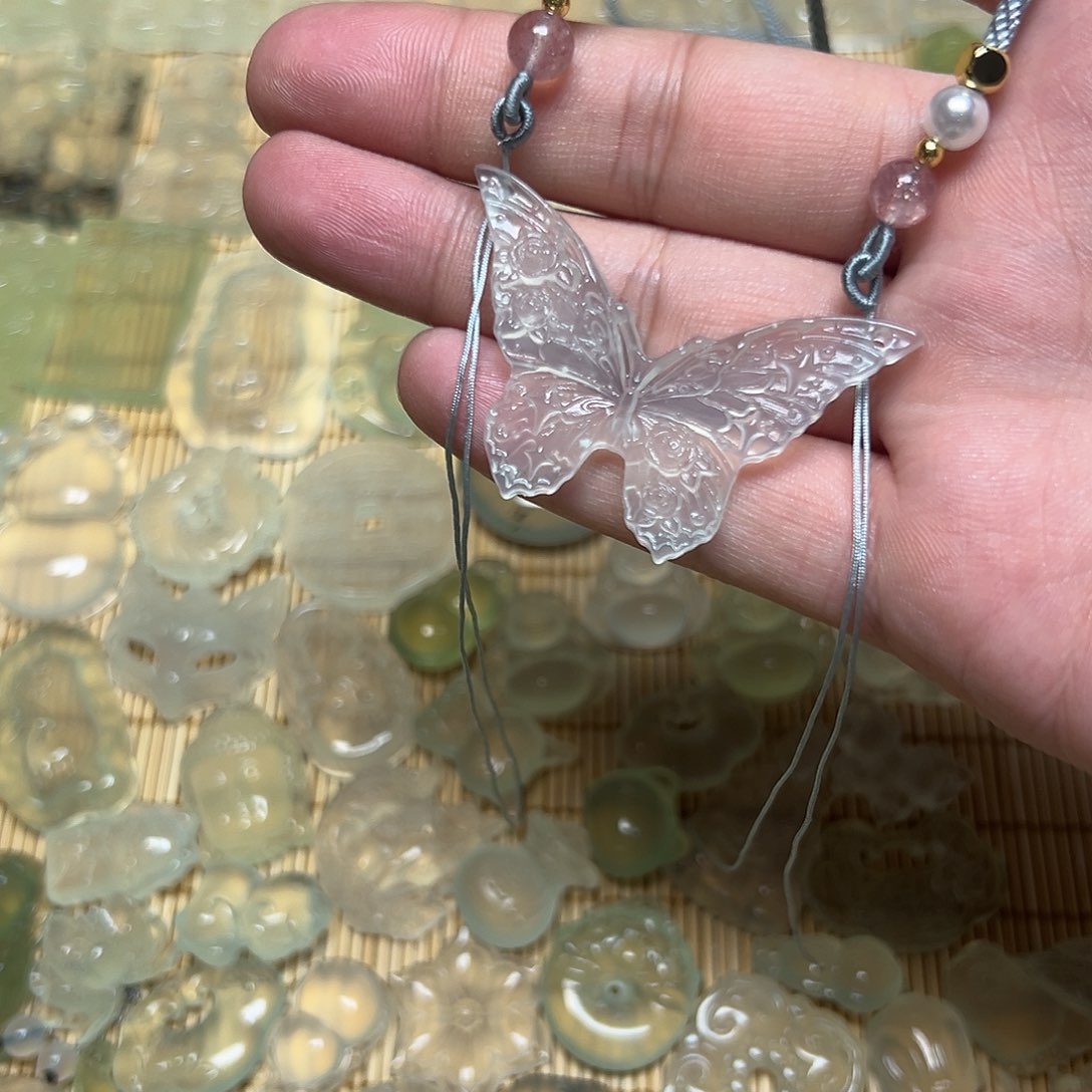 岫玉颈饰吊坠未镶嵌