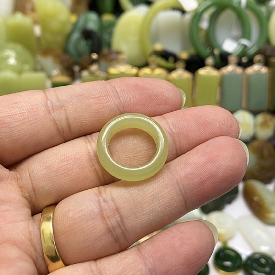 【闪购商品】颈饰未镶嵌和田玉