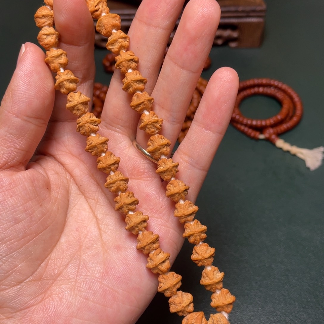 吊坠柏香籽/百香籽彼岸花手持