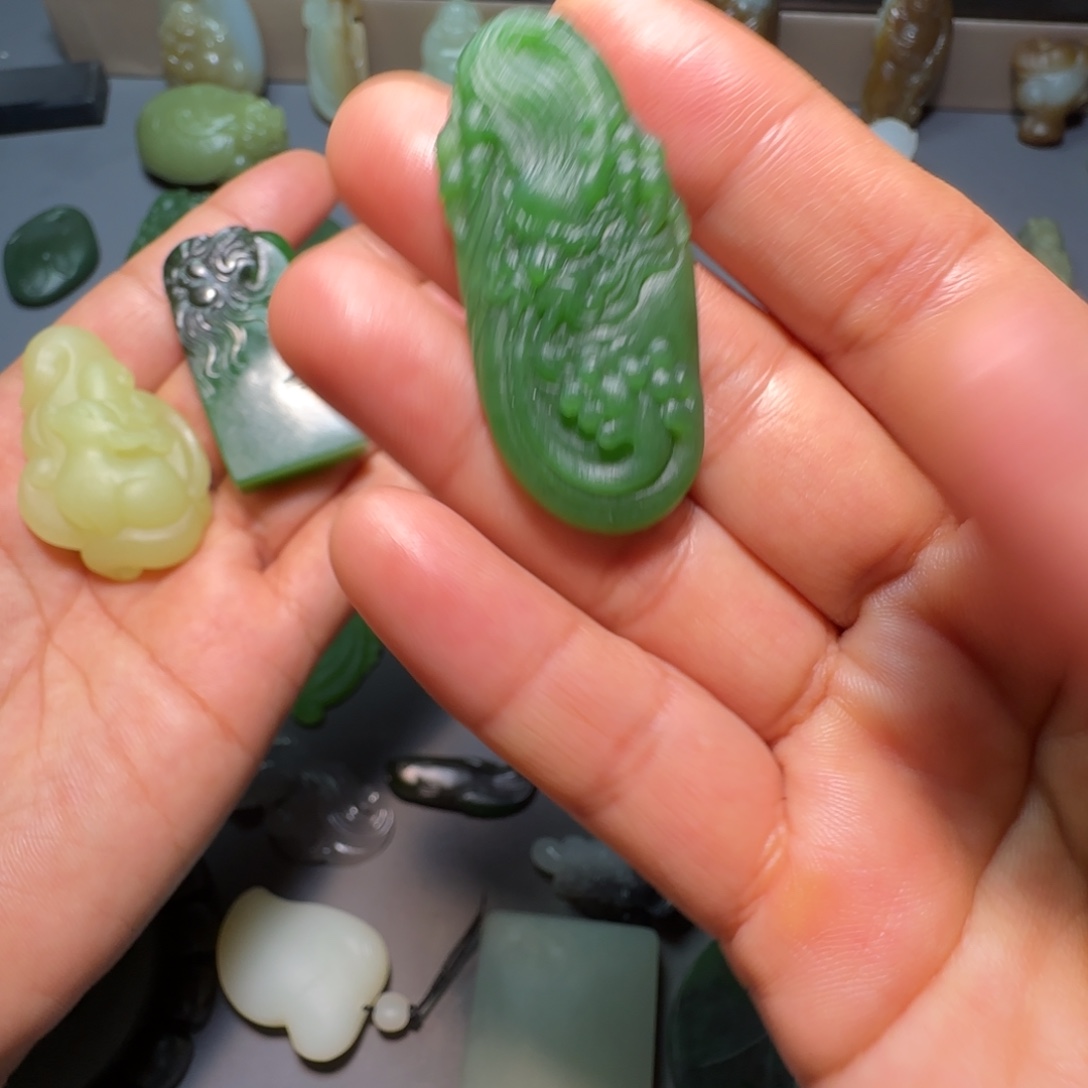 和田玉未镶嵌颈饰