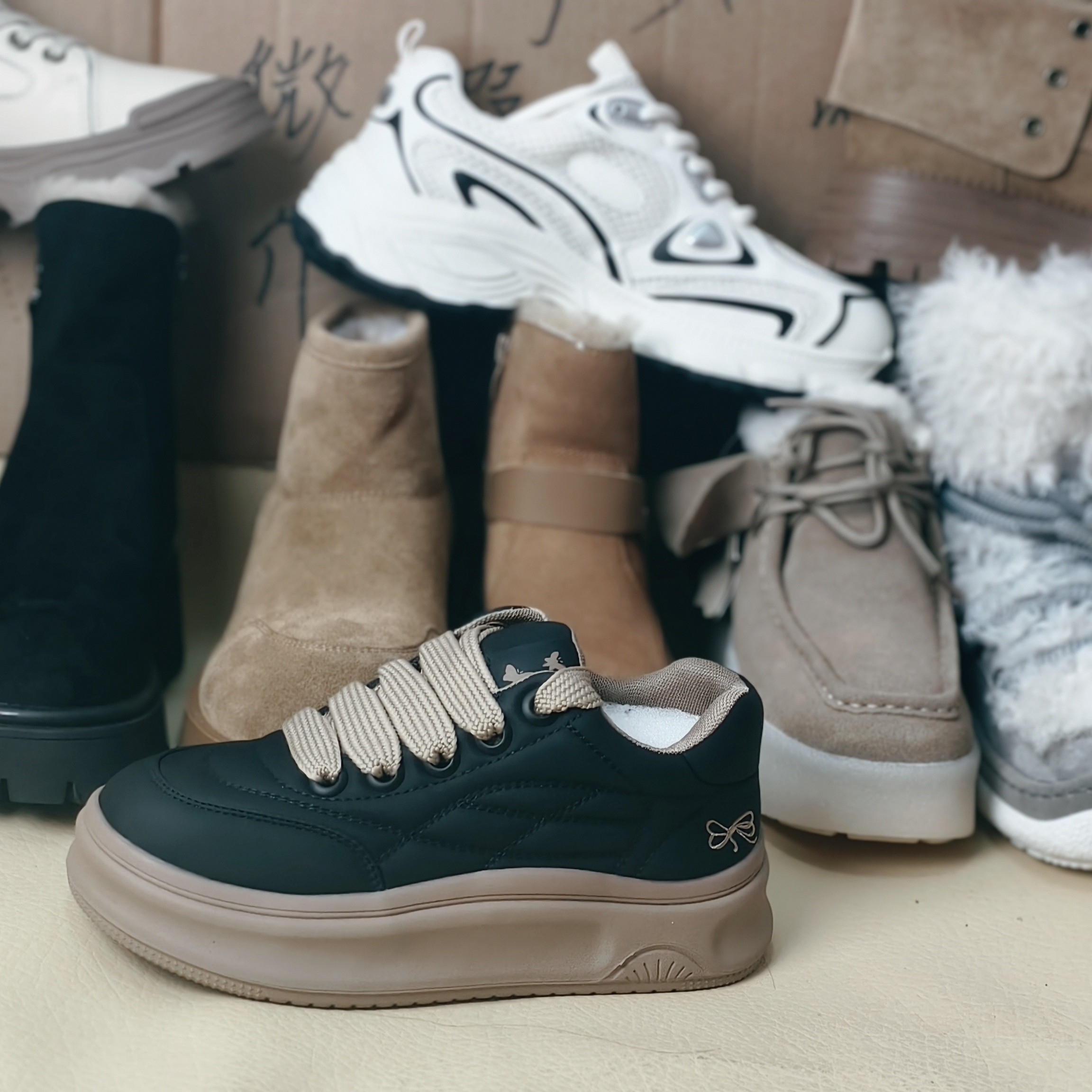 厚底百搭平底休闲运动单鞋女秋冬季新款