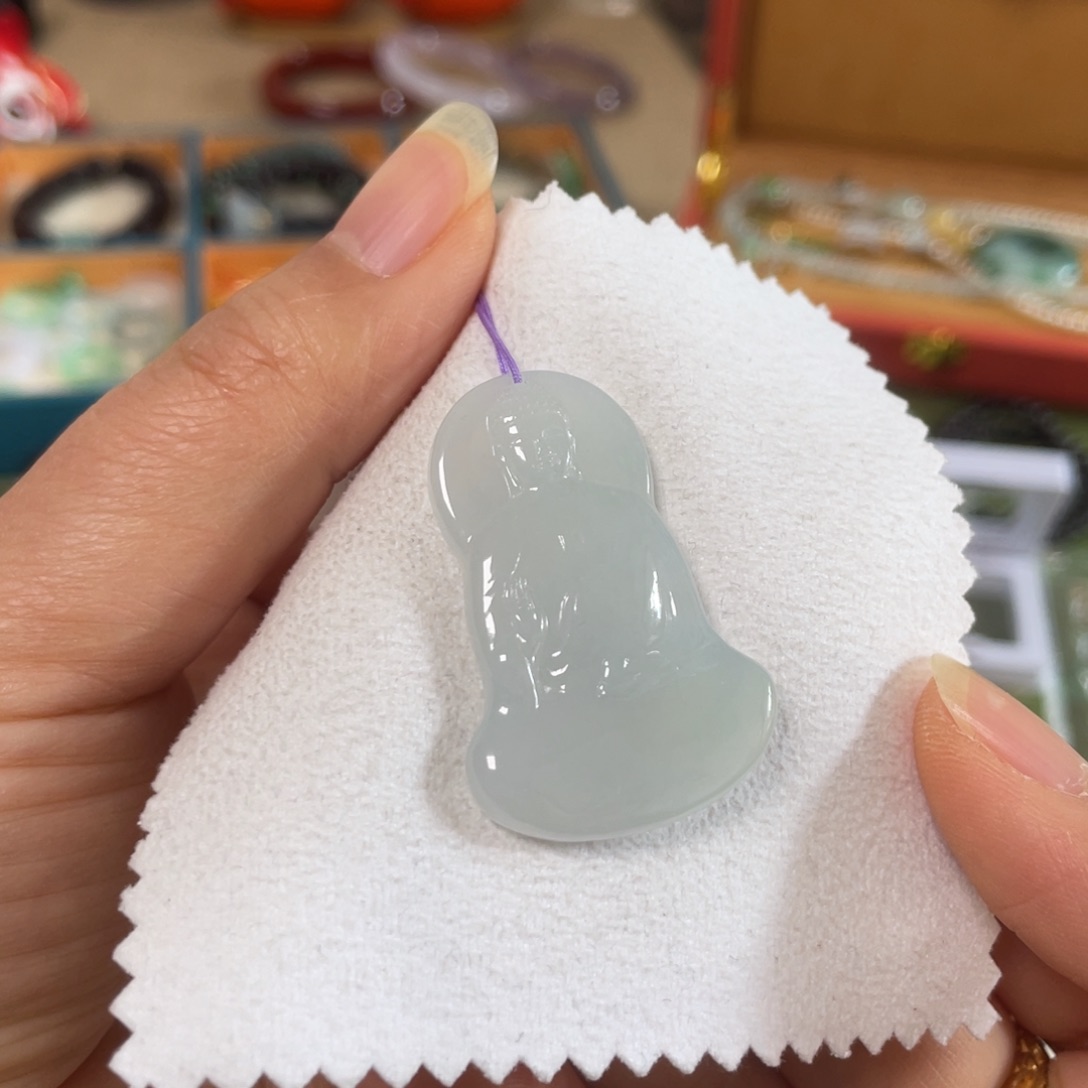 翡翠未镶嵌颈饰阿弥陀佛