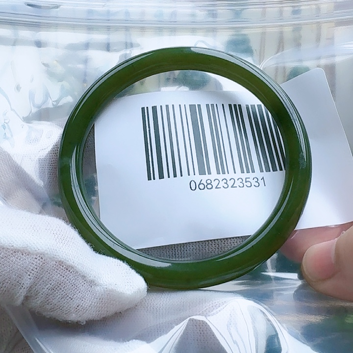 和田玉（碧玉）手镯未镶嵌6061包容