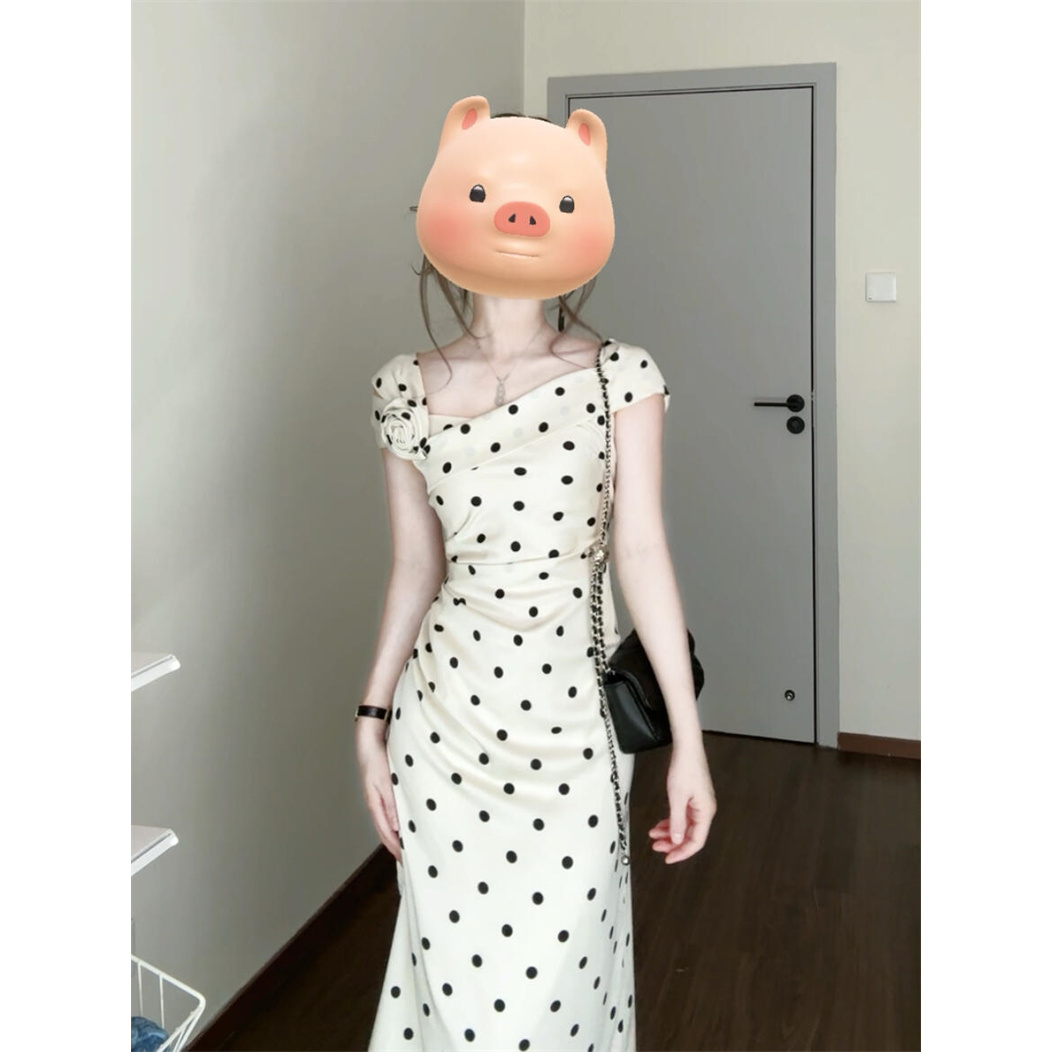 法式无袖波点连衣裙子女装2025新款夏季高级感绝美度假风吊带长裙