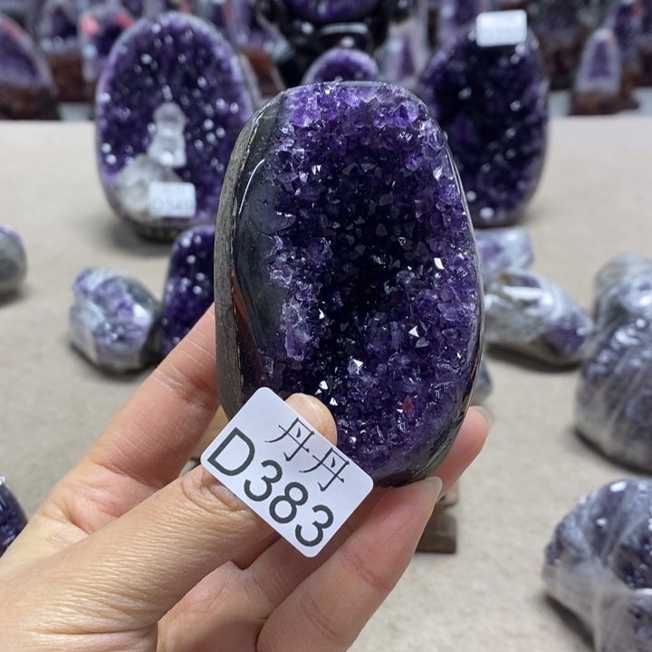 未镶嵌水晶大型摆件（非配饰）