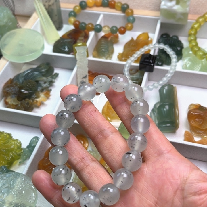 未镶嵌蛇纹石玉颈饰