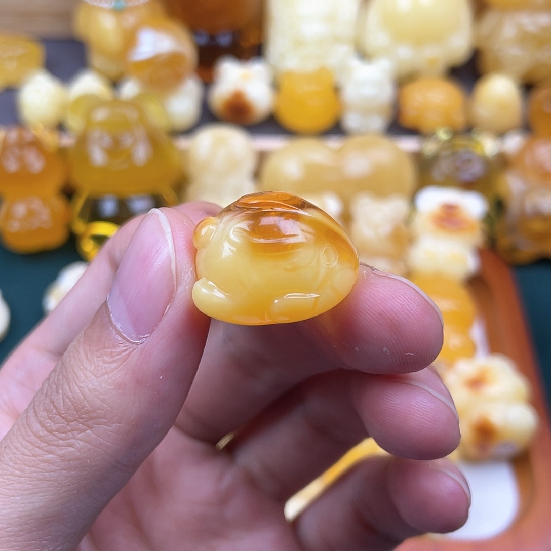 琥珀裸石未镶嵌蜜蜡