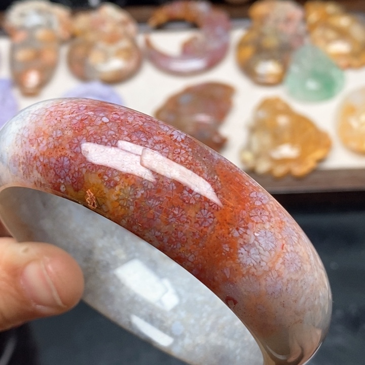 硅化珊瑚（珊瑚玉）手镯未镶嵌60