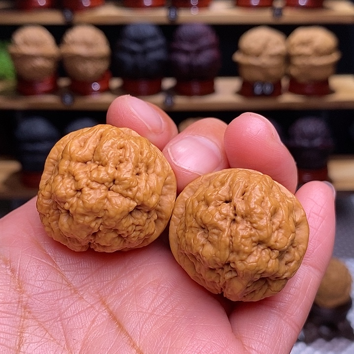 文玩核桃把件血舍利16