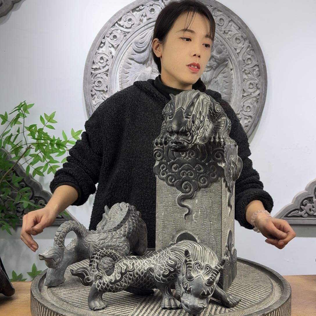 雷***雷石材青石雕刻吸水兽长度30厘米高12厘米