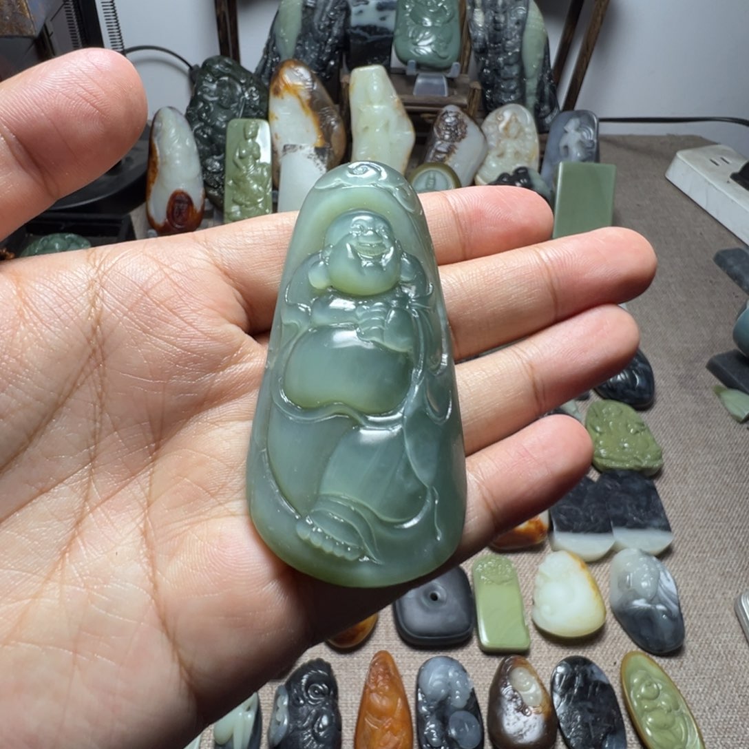 和田玉未镶嵌挂件佛