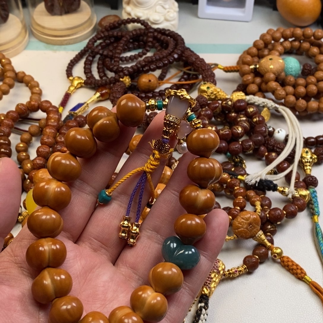 猴头核桃吊坠。。。。。。。。。