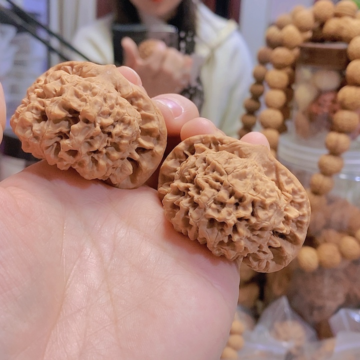 【闪购商品】文玩核桃把件50官帽红皮