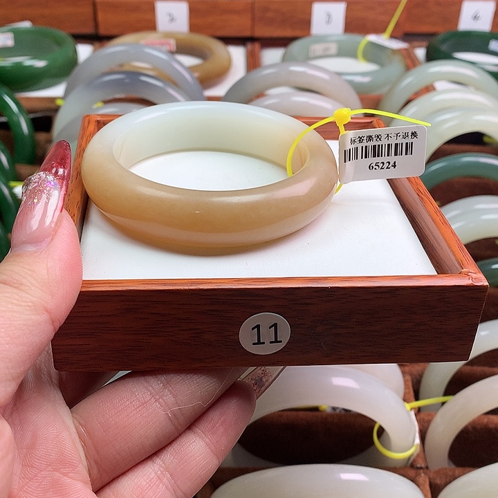 和田玉手镯未镶嵌53