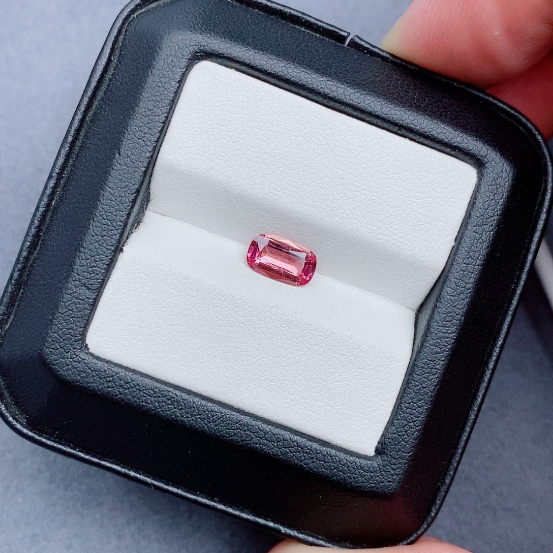 碧玺珠宝半成品未镶嵌0.88ct 
