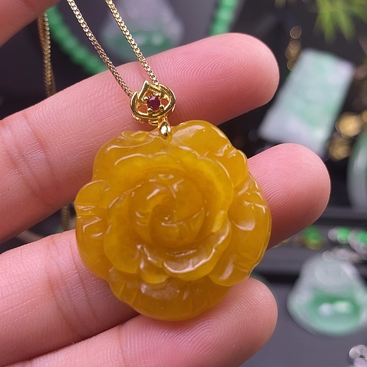 翡翠未镶嵌吊坠(赠链)