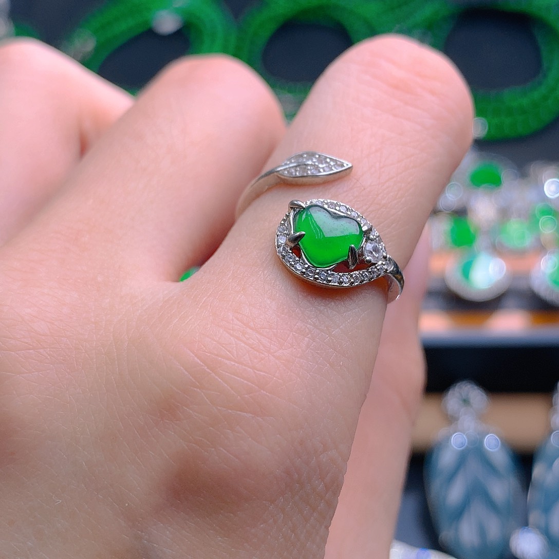 未镶嵌戒指翡翠翡翠