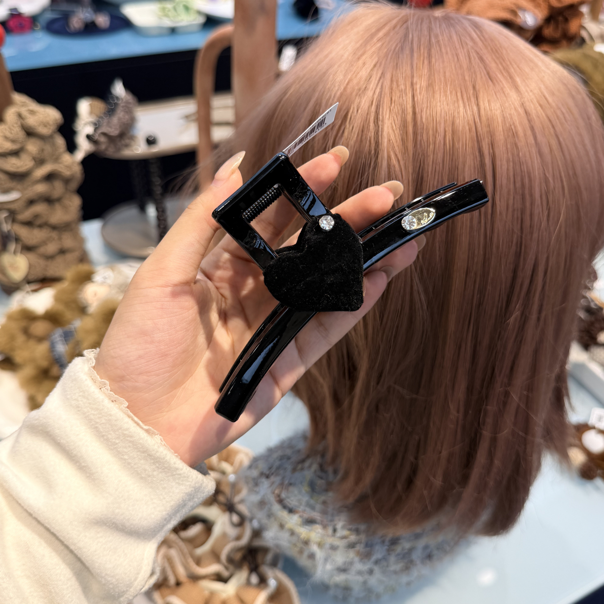 简约百搭抓夹醋酸毛绒爱心鲨鱼夹