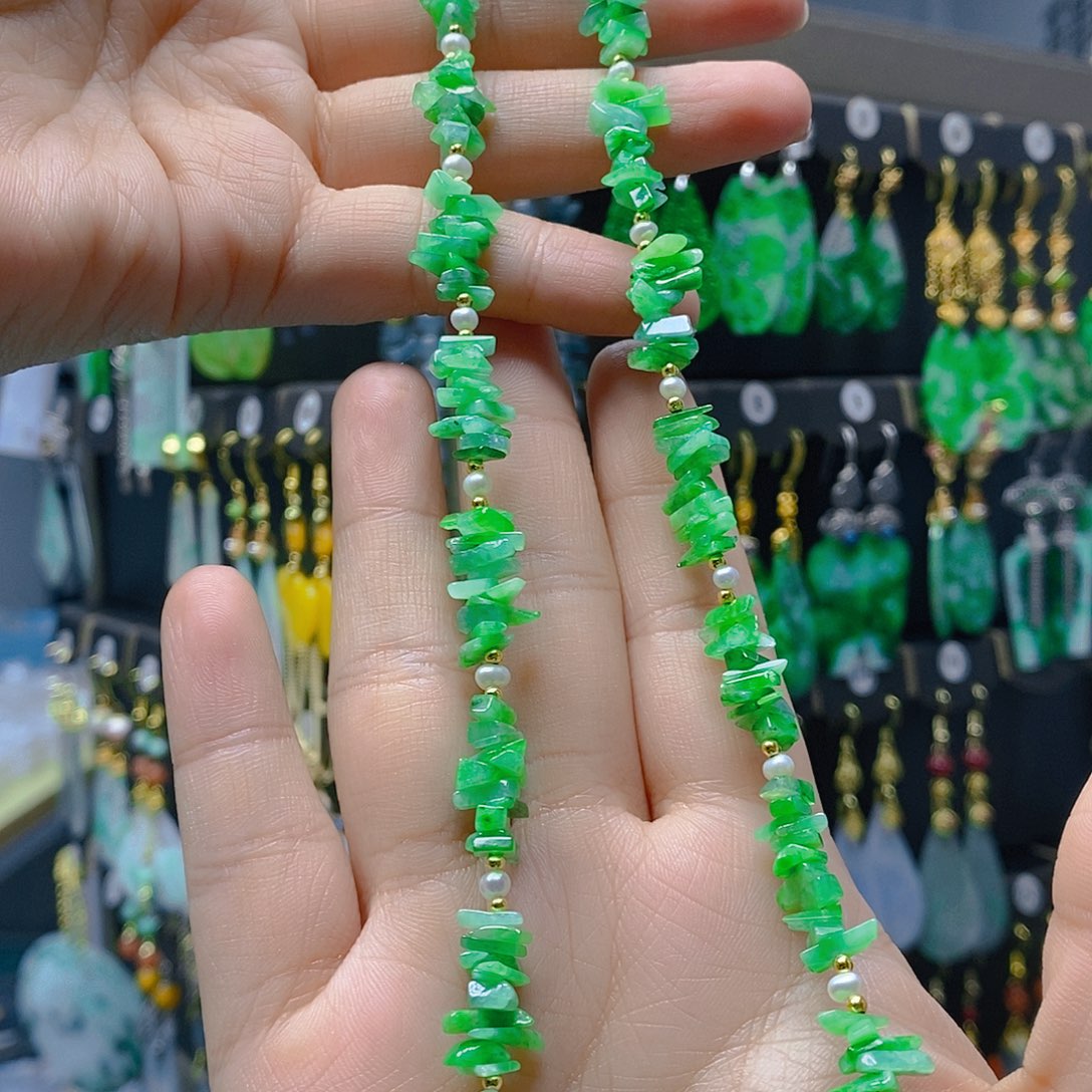 未镶嵌翡翠耳饰翡翠