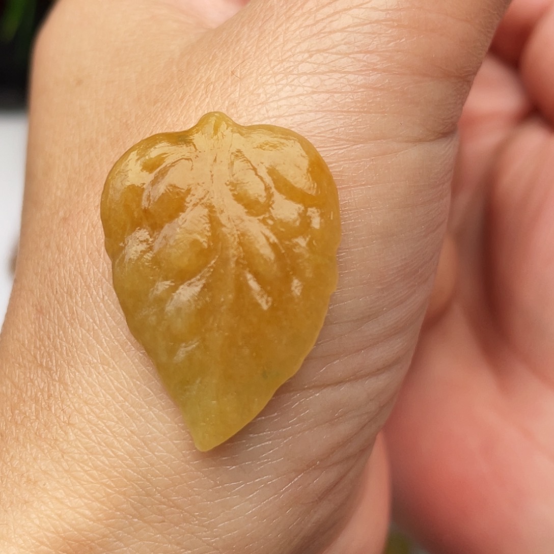 世***庄定制翡翠未镶嵌天然翡翠叶子