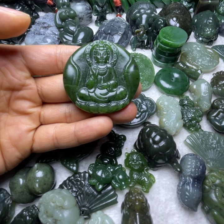 和田玉未镶嵌颈饰