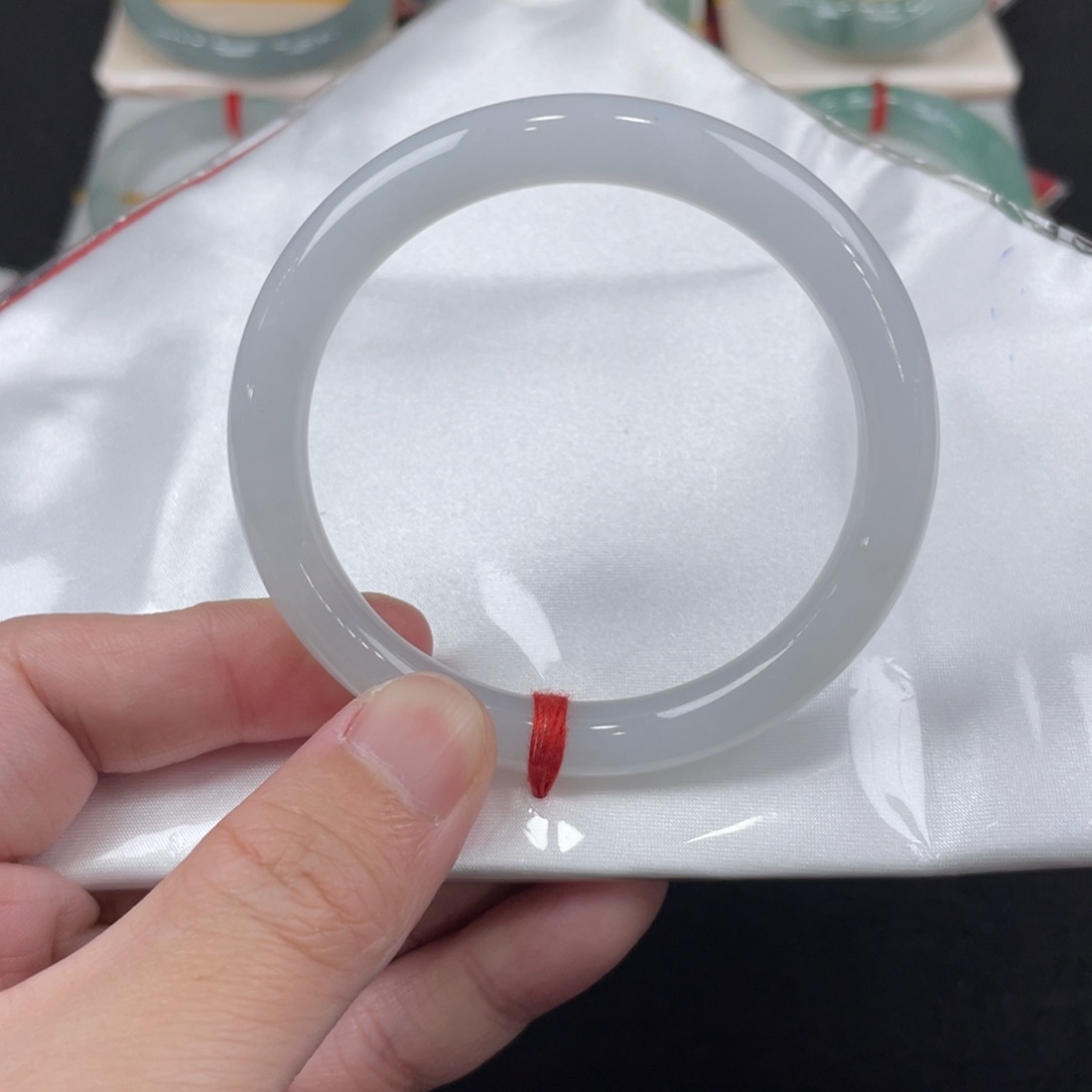 翡翠手镯未镶嵌54圆条