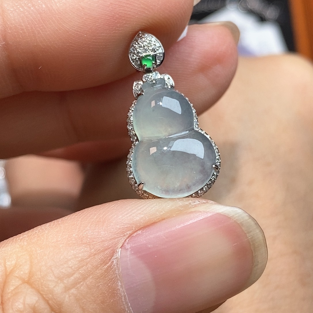 翡翠颈饰18K金镶嵌葫芦