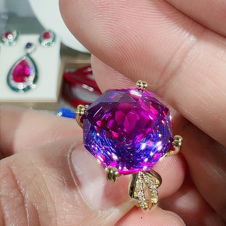 红宝石颈饰未镶嵌