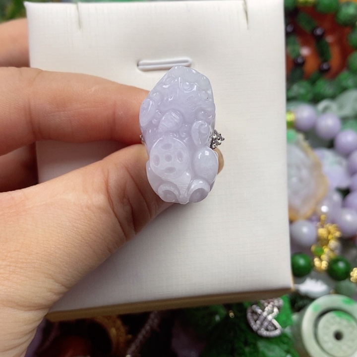 翡翠未镶嵌吊坠(赠链)