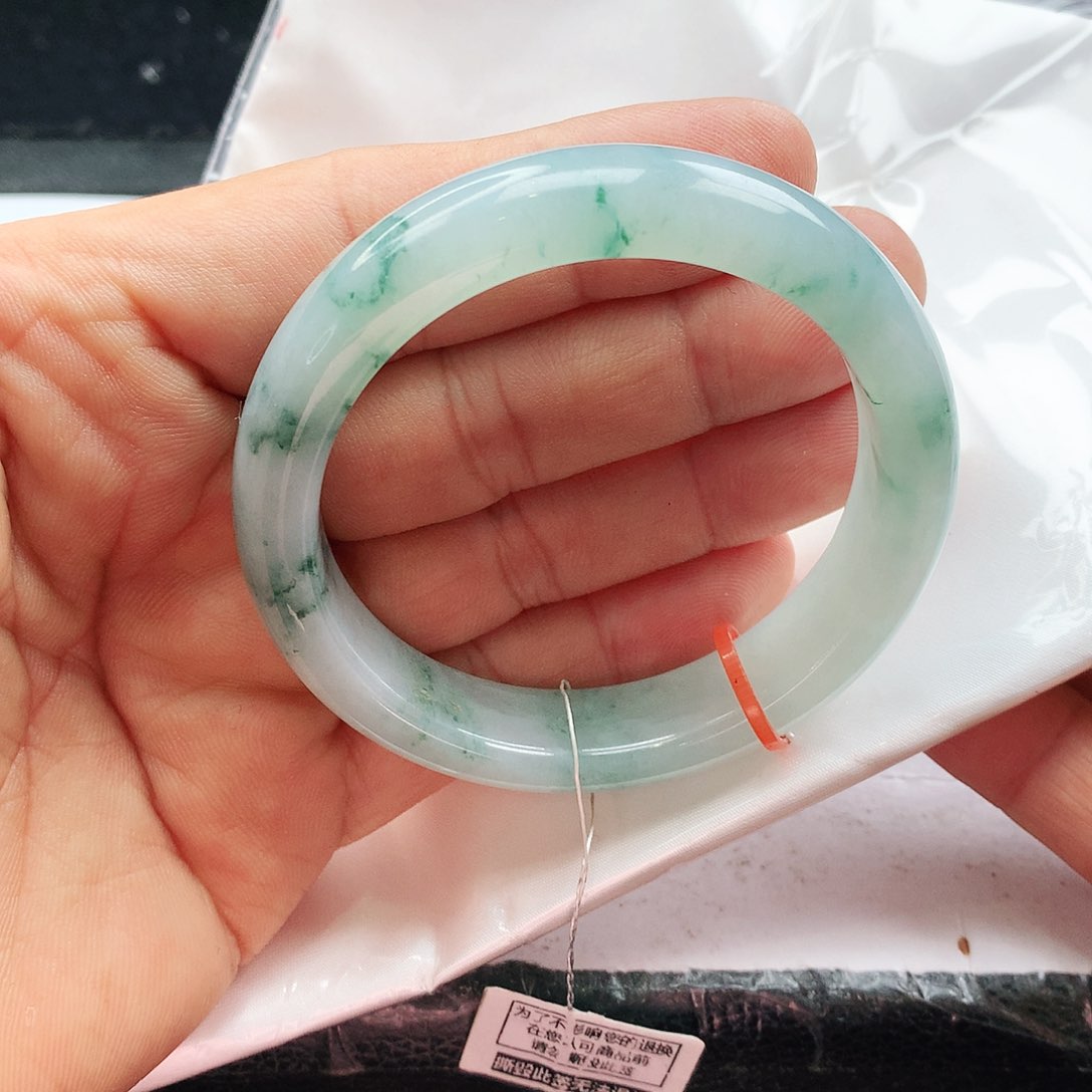 翡翠手镯未镶嵌天然翡翠手镯