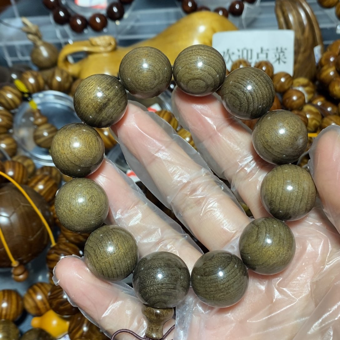 金丝楠木雕工艺品20