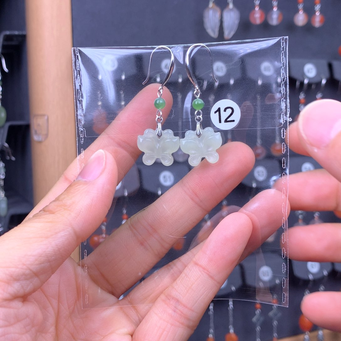 和田玉耳饰银S925镶嵌招****妈