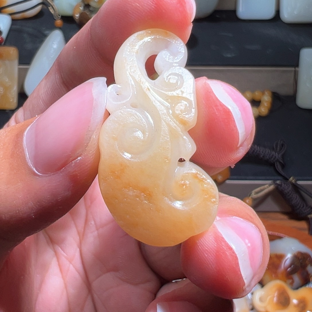 和田玉颈饰未镶嵌