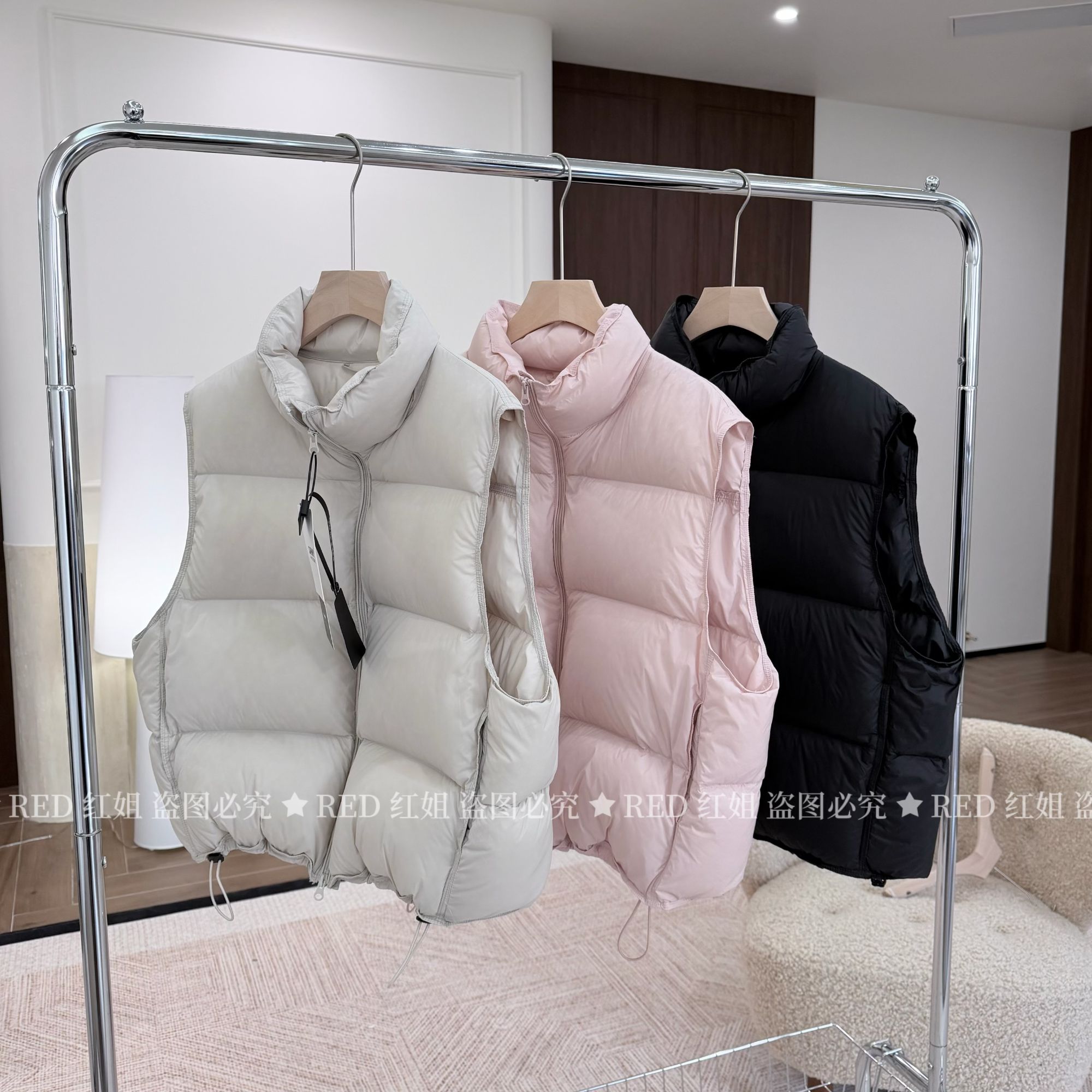 定制版型面料~2025新款白鸭绒泡芙质感韩版百搭女士羽绒马甲