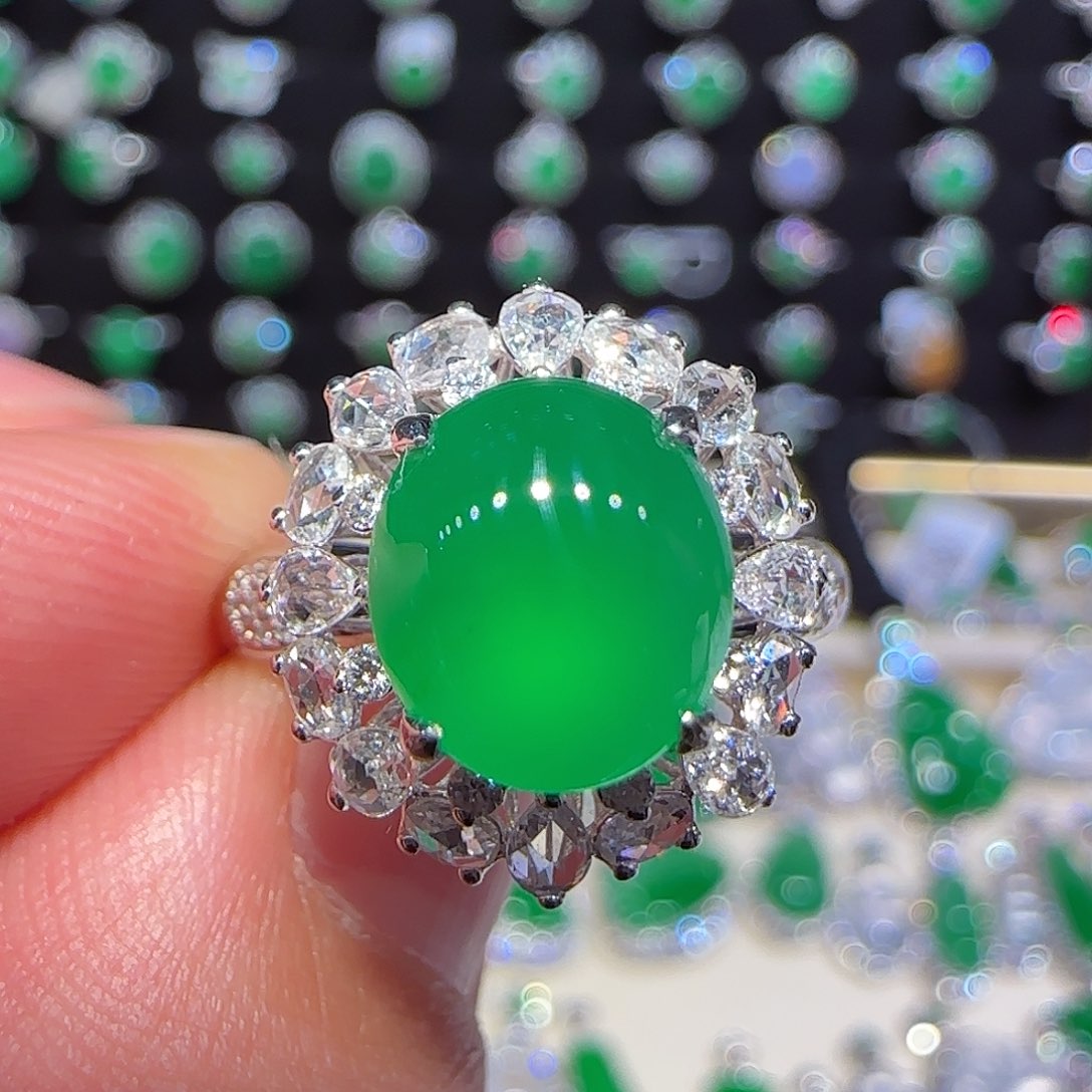 翡翠戒指18K金镶嵌戒指