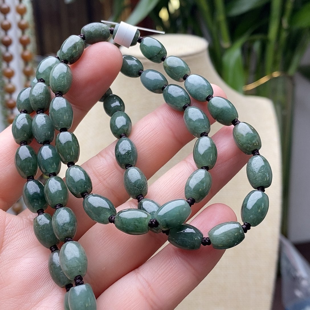 邱***阳翡翠未镶嵌颈饰翡翠项链