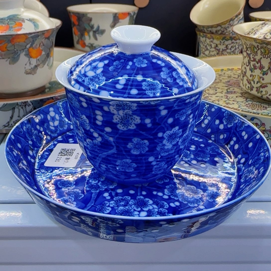 瓷片盖碗很好看很精致