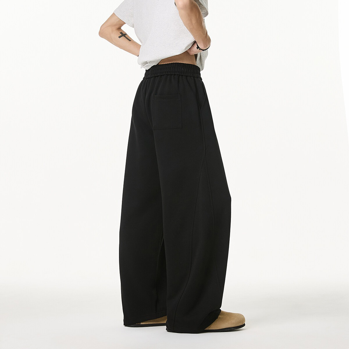 25ss基础纯色垂感直筒运动休闲卫裤新款情侣阔腿弯刀裤子TH25327