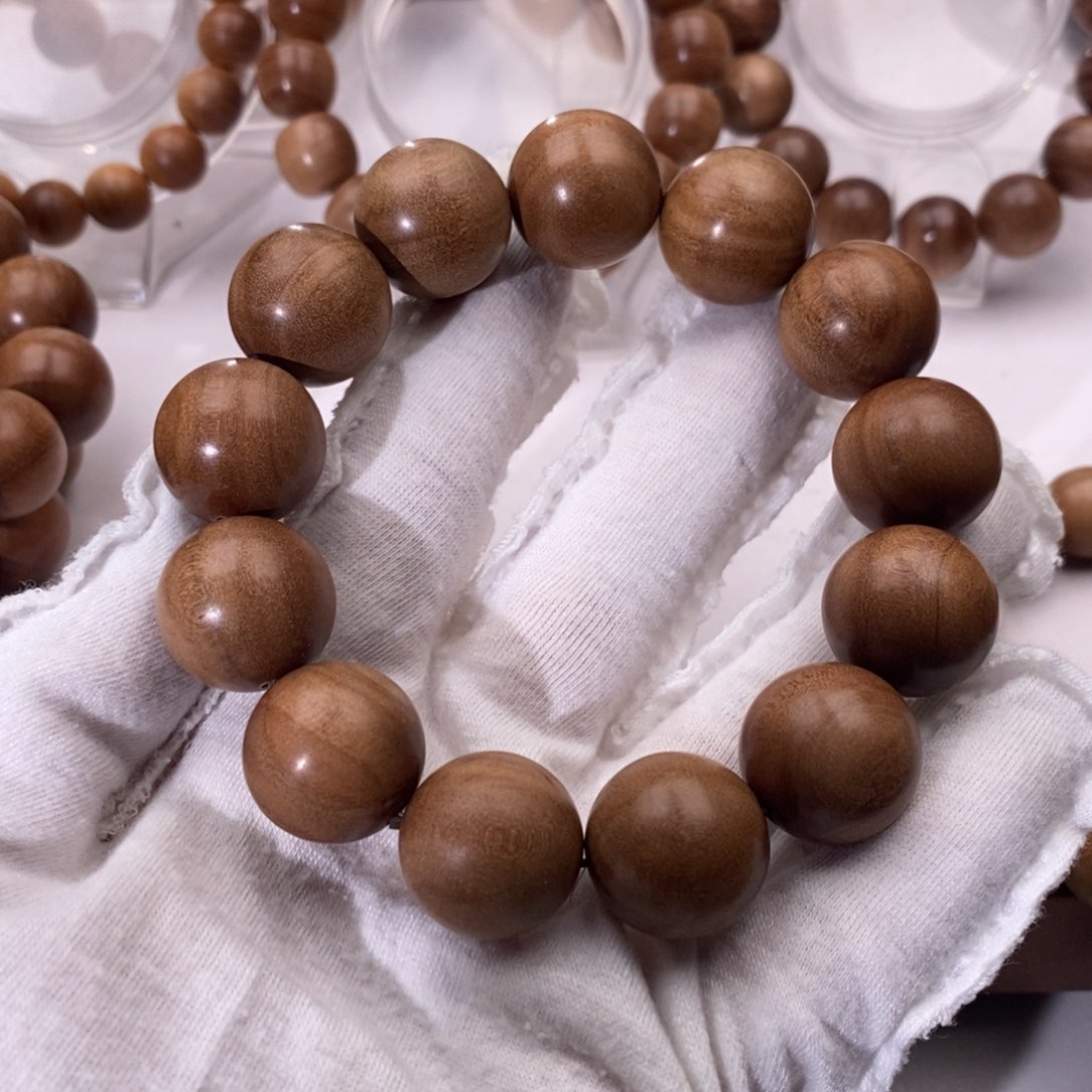 檀香木其他顺纹黑肉品相不好当瑕疵处理1.8